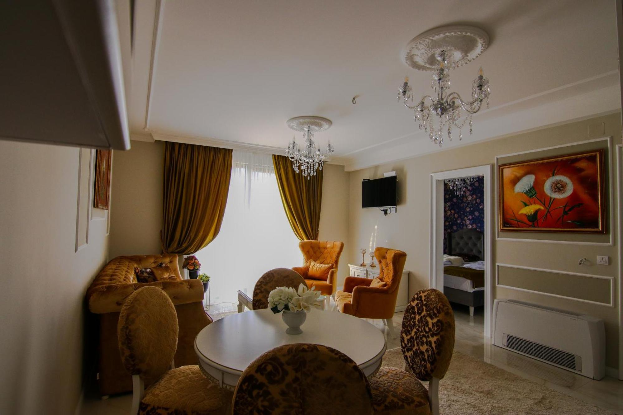Adonis One-hotel Adonis *