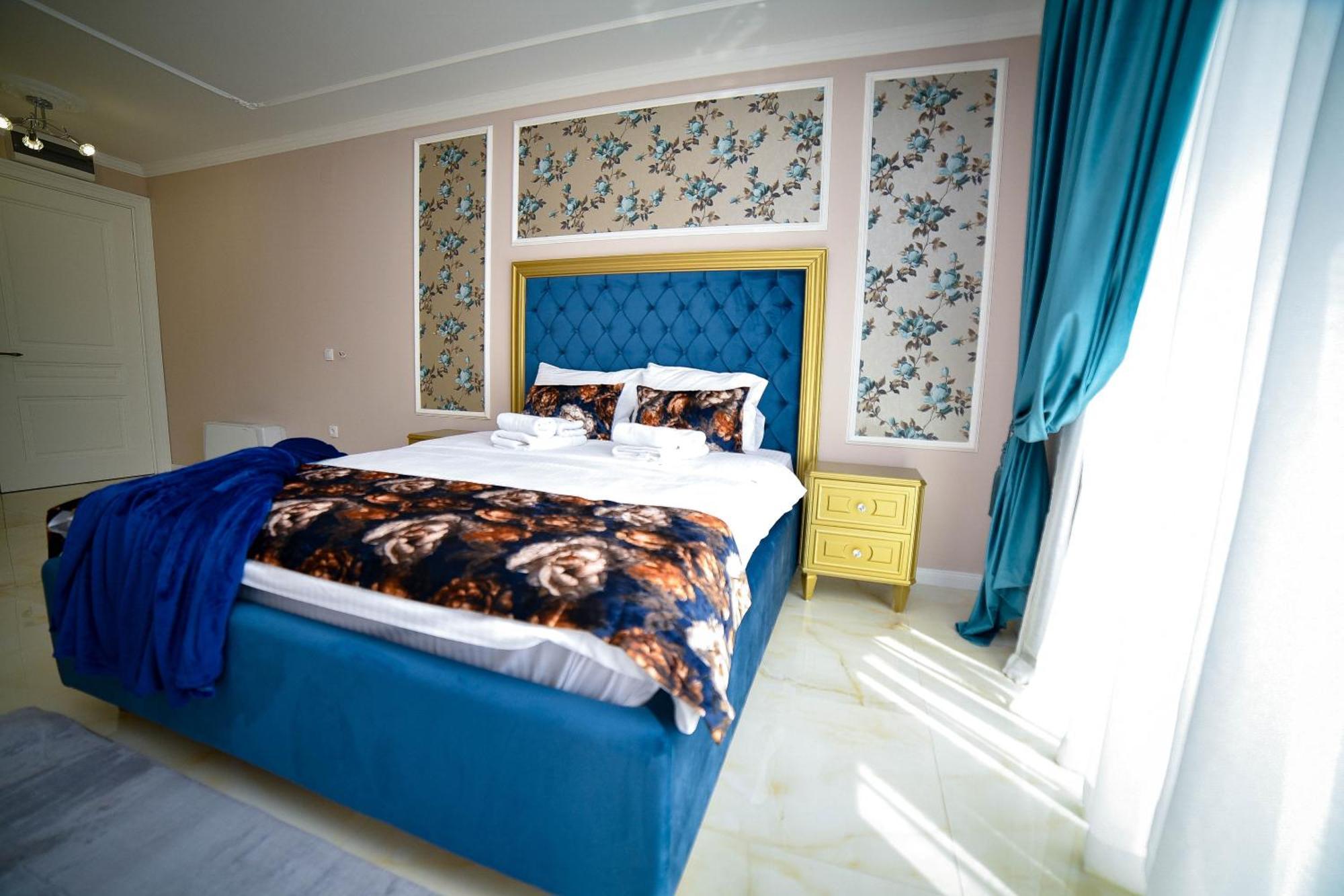Adonis One-hotel Adonis Apartment *