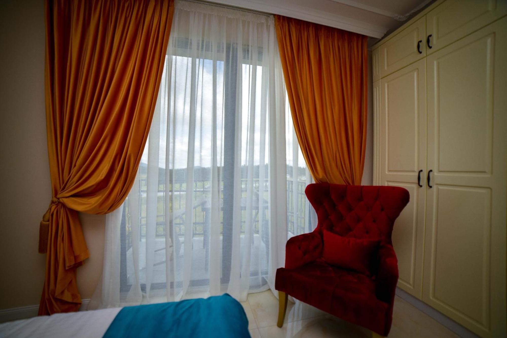 Adonis One-hotel Adonis *