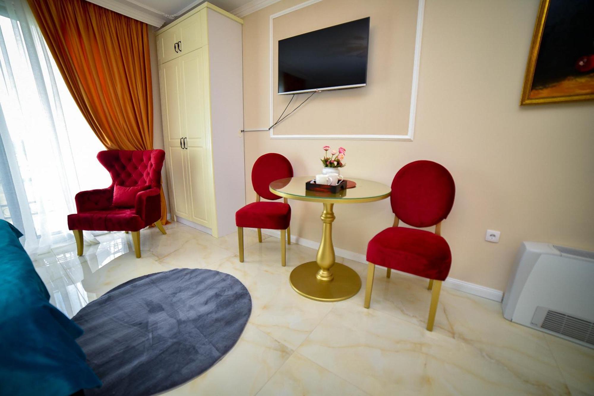 Adonis One-hotel Adonis