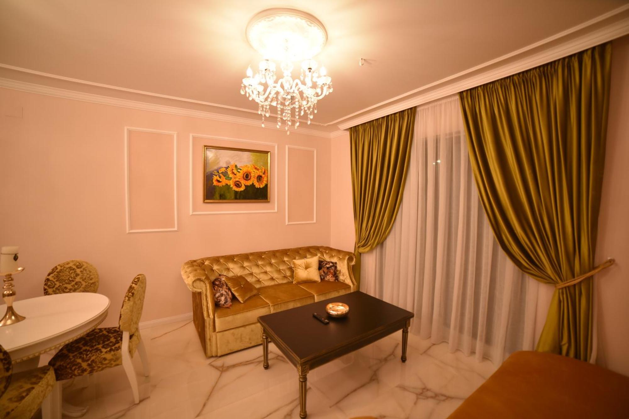 Adonis One-hotel Adonis Apartment