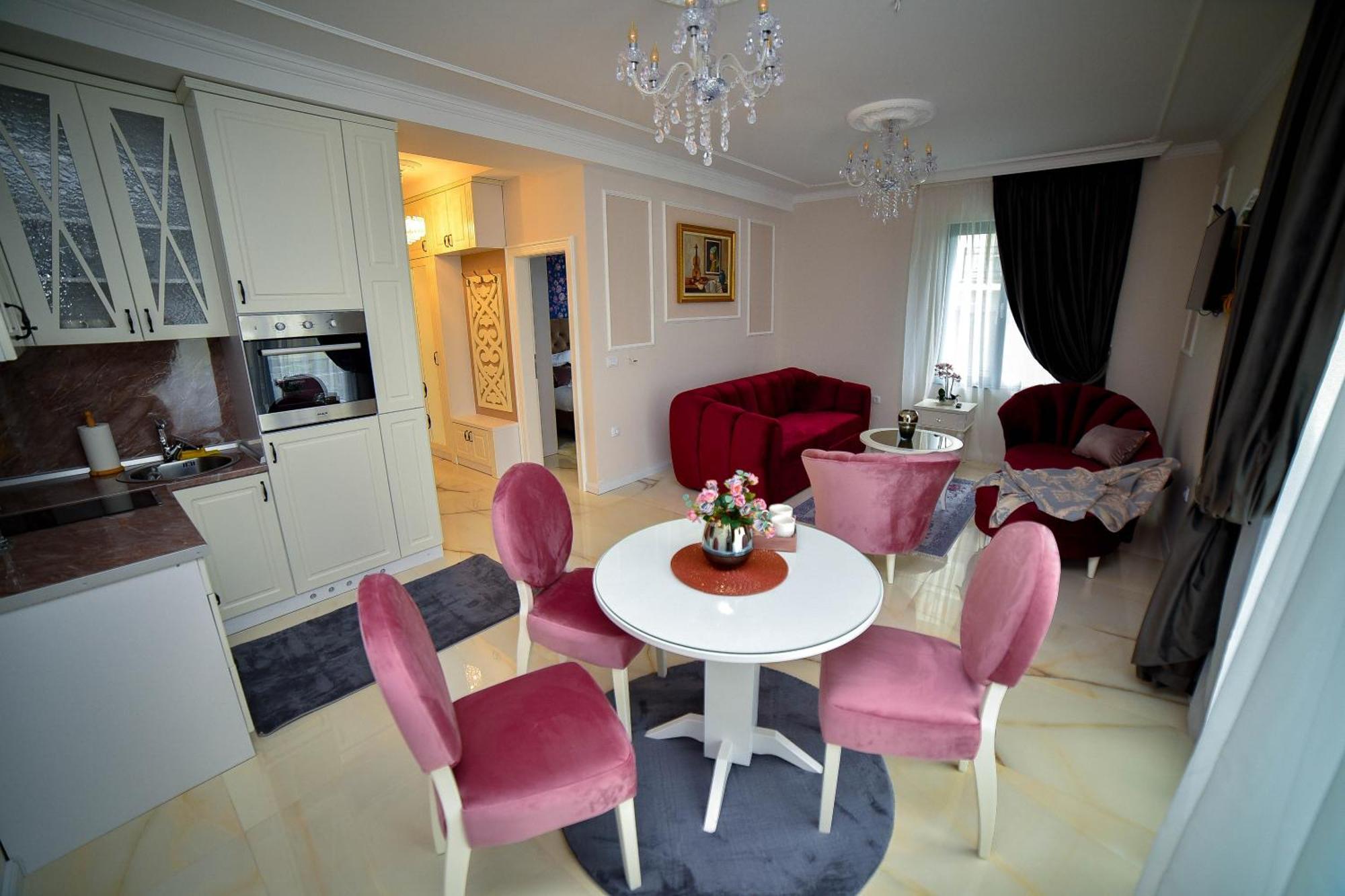 Adonis One-hotel Adonis Apartment
