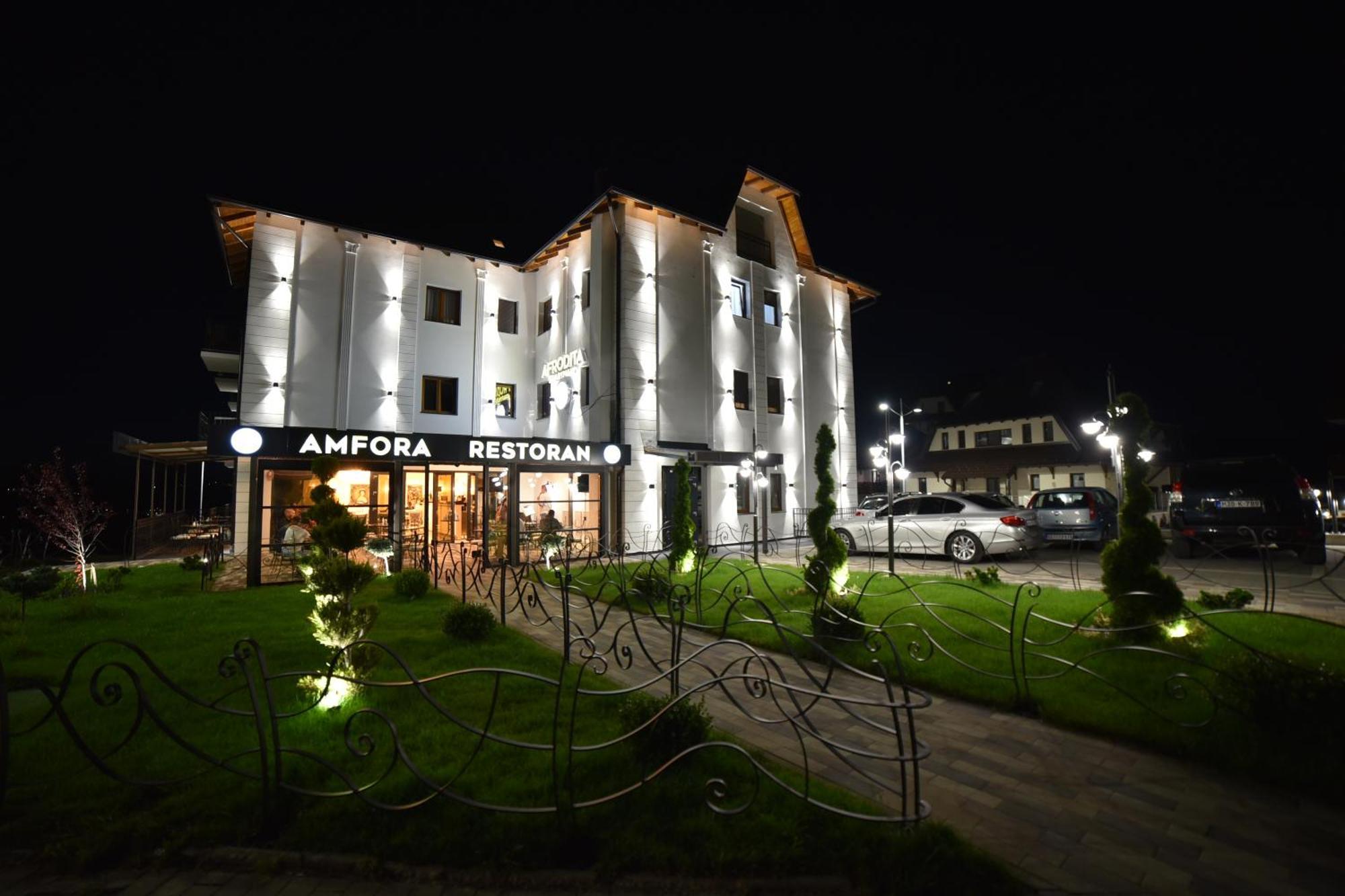 Adonis One-hotel Adonis *
