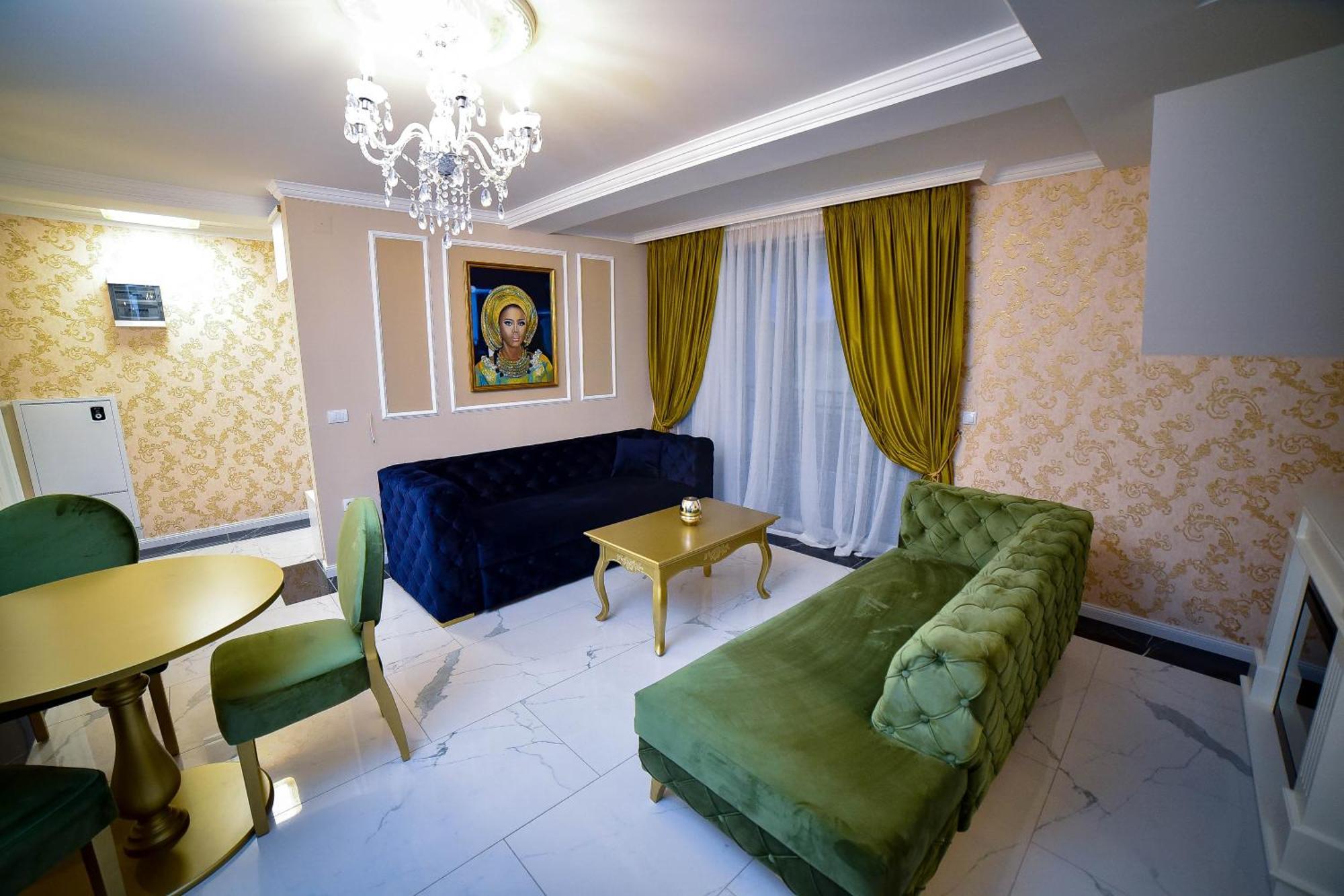 Adonis One-hotel Adonis *